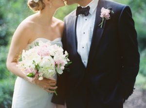 wedding-couple-photos-for-garden-wedding