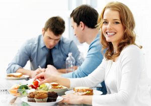 woman-work-lunch
