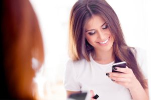 Woman_Texting_On_Phone