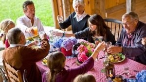 924b08f7a0527b3e56d8aee2259e89ba_laurie-david-the-family-dinner_featuredImage