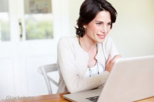 woman-computer-macbook-398px